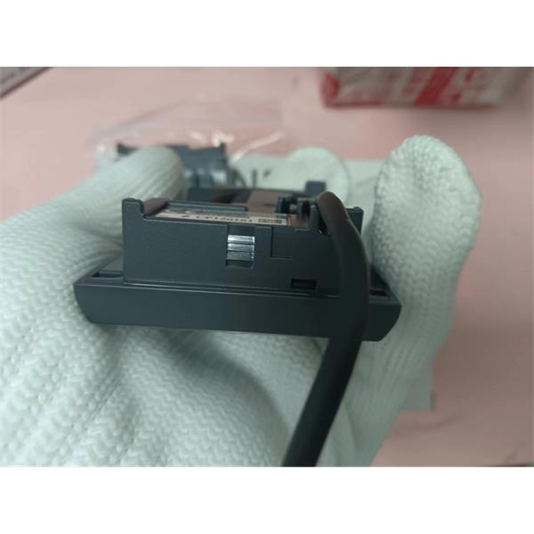 KEYENCE超小型數字激光傳感器放大器單元LV-N12P